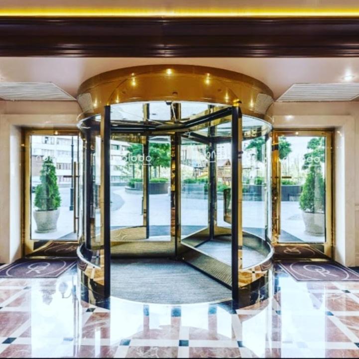 Vip 2 Rooms 75M2 Center Of Obolon Near River Side 基輔 外观 照片